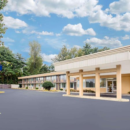 Bristol Parkway Inn Exterior photo